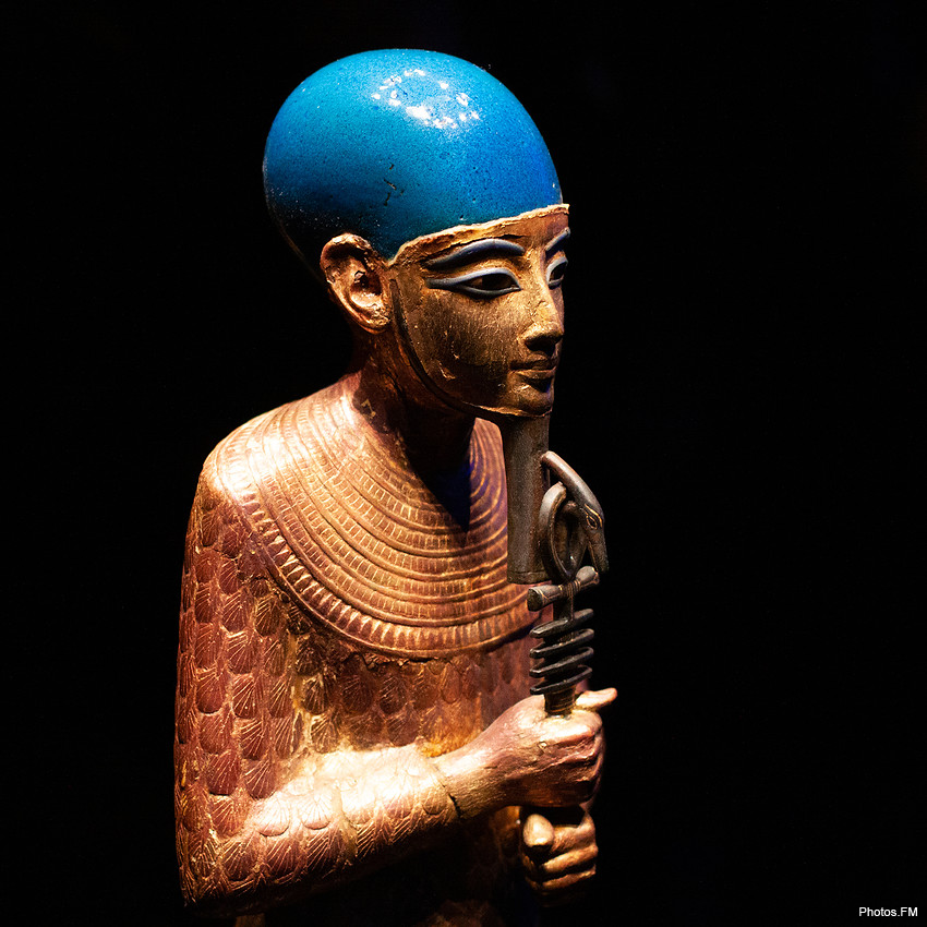 Statue de Ptah en bois doré, coiffe en verre - Trésor de Toutânkhamon